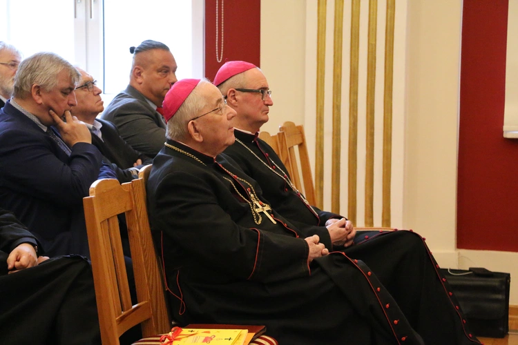 Płock. Konferencja naukowa dedykowana bp. Romanowi Marcinkowskiemu
