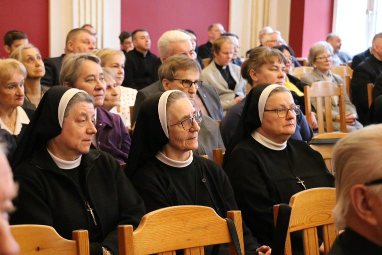 Płock. Konferencja naukowa dedykowana bp. Romanowi Marcinkowskiemu