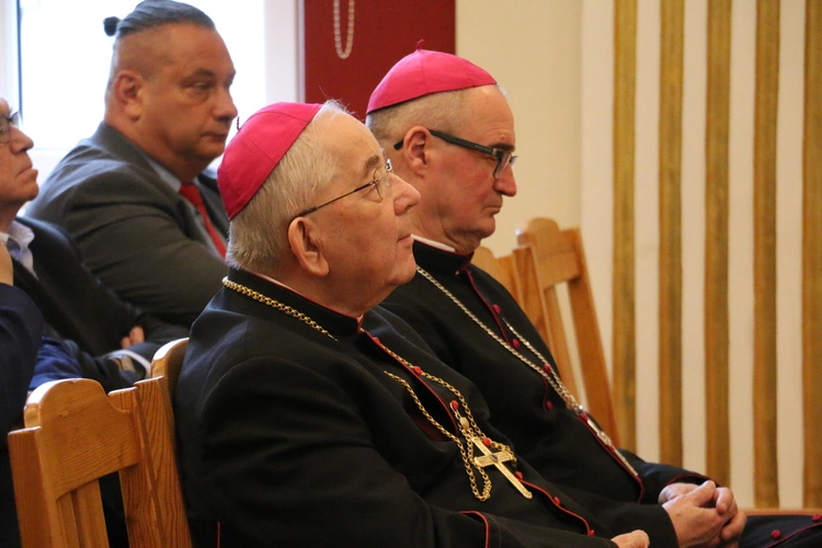 Płock. Konferencja naukowa dedykowana bp. Romanowi Marcinkowskiemu