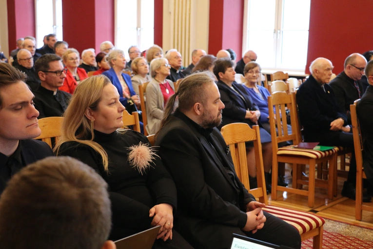 Płock. Konferencja naukowa dedykowana bp. Romanowi Marcinkowskiemu