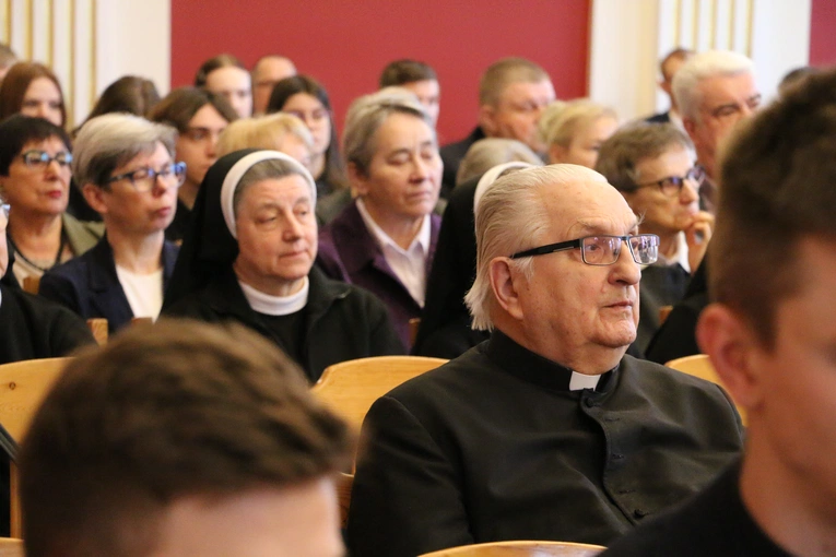 Płock. Konferencja naukowa dedykowana bp. Romanowi Marcinkowskiemu