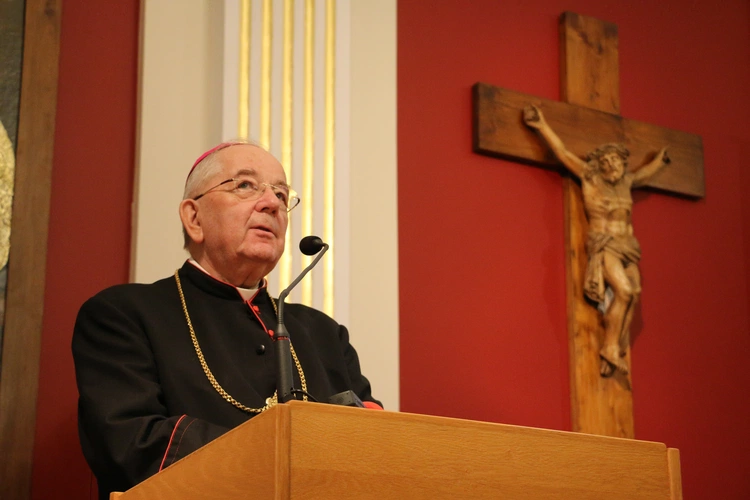 Płock. Konferencja naukowa dedykowana bp. Romanowi Marcinkowskiemu