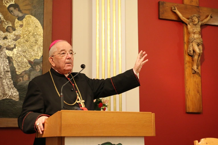 Płock. Konferencja naukowa dedykowana bp. Romanowi Marcinkowskiemu