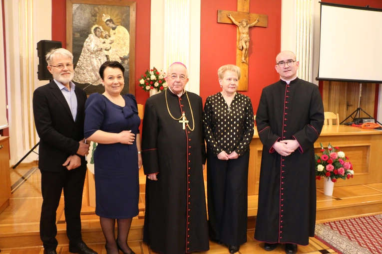 Płock. Konferencja naukowa dedykowana bp. Romanowi Marcinkowskiemu