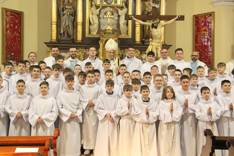 Mystków. Błogosławieństwo nowych lektorów dekanatu Nowy Sącz-Wschód