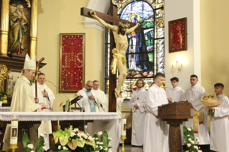 Mystków. Błogosławieństwo nowych lektorów dekanatu Nowy Sącz-Wschód