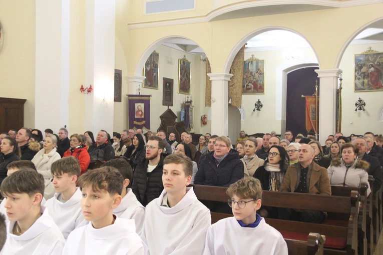 Mystków. Błogosławieństwo nowych lektorów dekanatu Nowy Sącz-Wschód