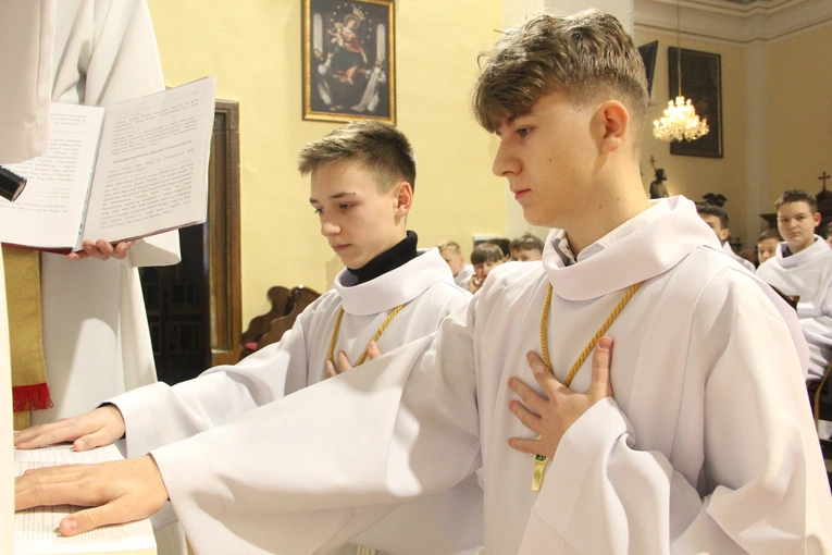 Mystków. Błogosławieństwo nowych lektorów dekanatu Nowy Sącz-Wschód