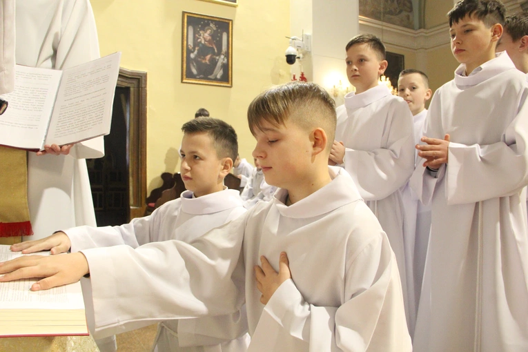 Mystków. Błogosławieństwo nowych lektorów dekanatu Nowy Sącz-Wschód