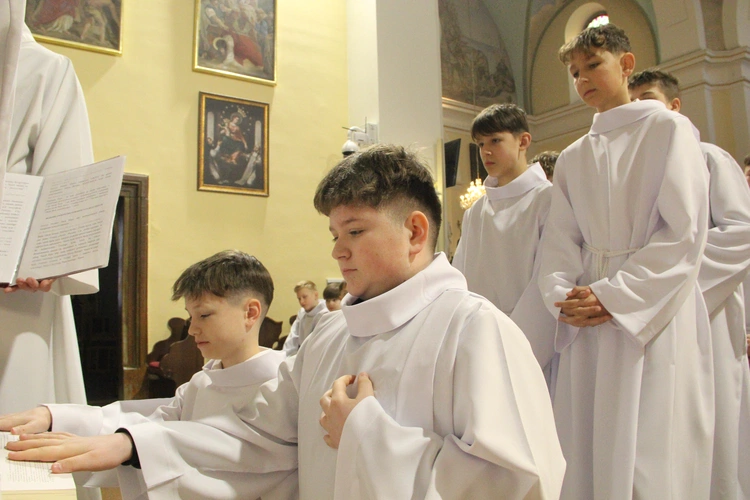 Mystków. Błogosławieństwo nowych lektorów dekanatu Nowy Sącz-Wschód