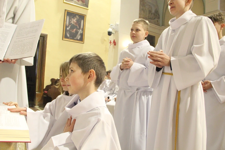 Mystków. Błogosławieństwo nowych lektorów dekanatu Nowy Sącz-Wschód