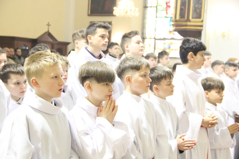 Mystków. Błogosławieństwo nowych lektorów dekanatu Nowy Sącz-Wschód
