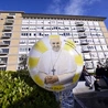 Stan papieża Franciszka jest stabilny, nie ma potrzeby wentylacji mechanicznej