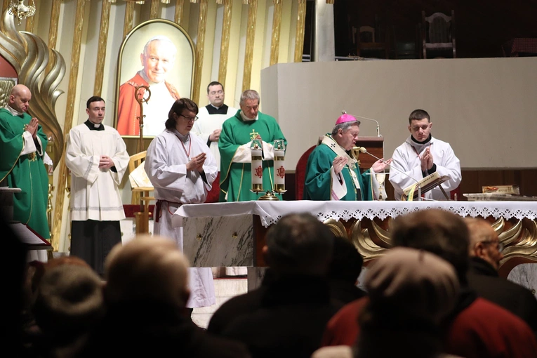 Rozpoczęcie peregrynacji obrazu po rodzinach parafii pw. Miłosierdzia Bożego w Brzegu