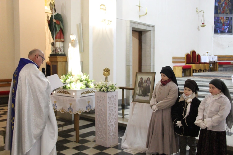 Smęgorzów. Wprowadzenie relikwii dzieci fatimskich