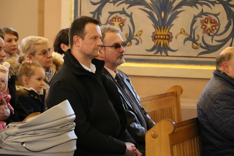 Mława. Konsekrecja ołtarza w parafii pw. św. Stanisława BM - cz. I
