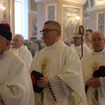 Mława. Konsekrecja ołtarza w parafii pw. św. Stanisława BM - cz. I