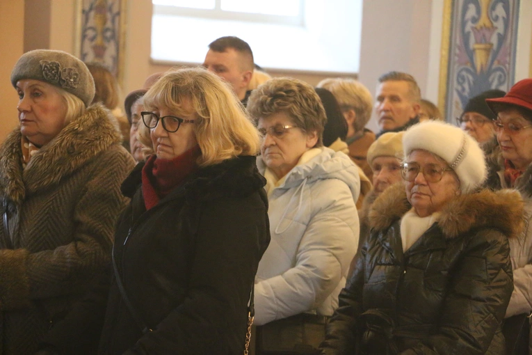 Mława. Konsekrecja ołtarza w parafii pw. św. Stanisława BM - cz. I