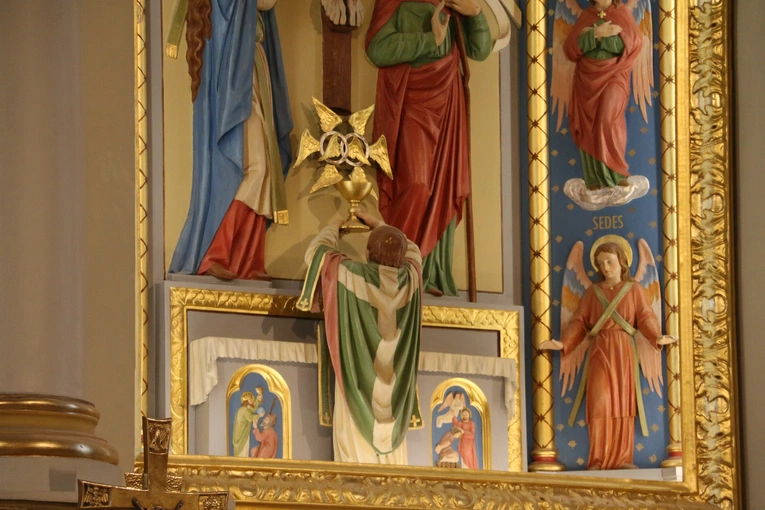 Mława. Konsekrecja ołtarza w parafii pw. św. Stanisława BM - cz. I
