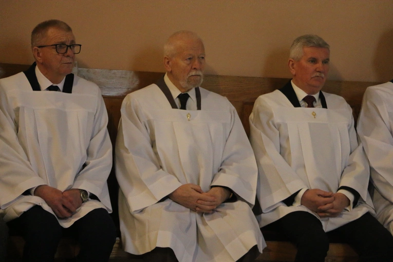 Mława. Konsekrecja ołtarza w parafii pw. św. Stanisława BM - cz. I