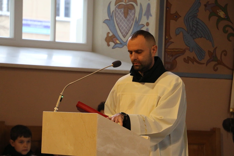 Mława. Konsekrecja ołtarza w parafii pw. św. Stanisława BM - cz. I