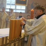 Mława. Konsekrecja ołtarza w parafii pw. św. Stanisława BM - cz. II