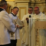 Mława. Konsekrecja ołtarza w parafii pw. św. Stanisława BM - cz. II