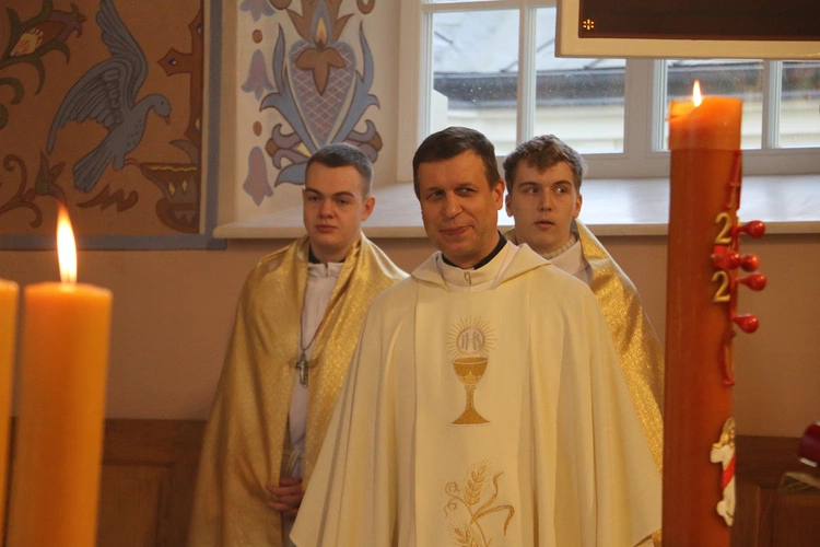 Mława. Konsekrecja ołtarza w parafii pw. św. Stanisława BM - cz. II