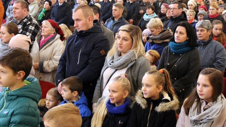 Kościół? A kogo on w ogóle interesuje? [KOMENTARZ]
