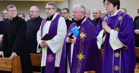 Specjaliści od zbawienia