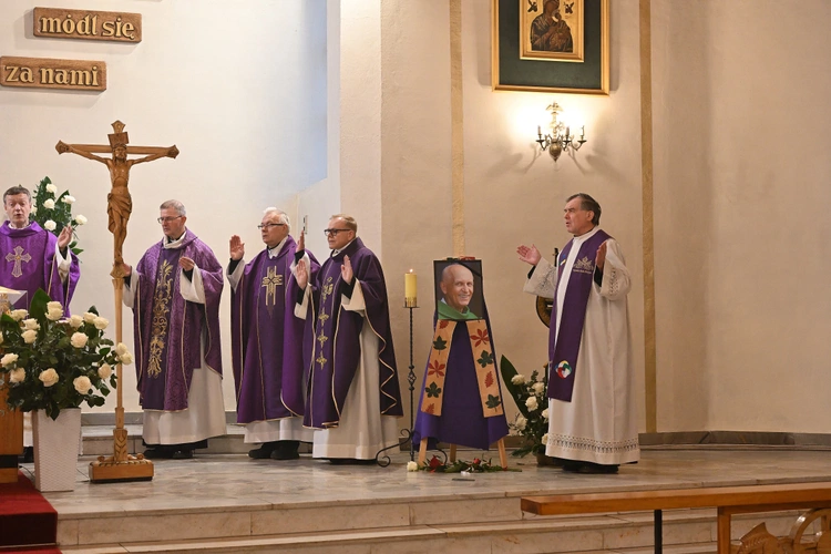 Liturgia żałobna ks. Jana Milewskiego