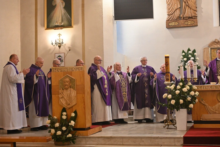 Liturgia żałobna ks. Jana Milewskiego