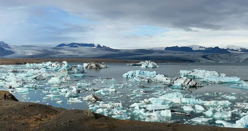 Jökulsárlón – islandzki cud kosztem lodowcowego jęzora.