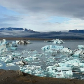 Jökulsárlón – islandzki cud kosztem lodowcowego jęzora.