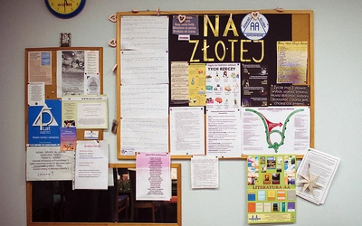 	Na terenie archidiecezji działa kilkadziesiąt grup samopomocowych AA, Al-Anon, Alateen, DDA.