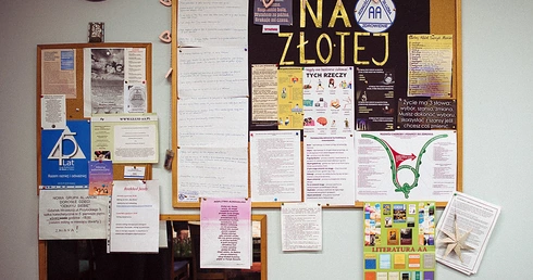 	Na terenie archidiecezji działa kilkadziesiąt grup samopomocowych AA, Al-Anon, Alateen, DDA.