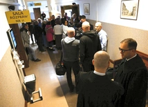 	W sądzie pojawili się zwolennicy ks. Siwińskiego oraz przedstawiciele mediów.