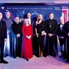 	Duchowni obecni podczas wydarzenia wraz z członkami Fundacji Charytatywnej „Morze Miłości”.