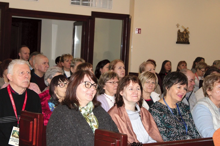 	Na rekolekcje przybyli uczestnicy z różnych grup Odnowy.