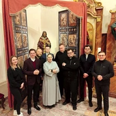 Kopia Drzwi Świętych z Watykanu koresponduje z planami na tegoroczną wędrówkę do Częstochowy. 