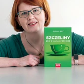 	Ideę książki świetnie uzupełnia okładka, która wykorzystuje motyw kintsugi – w dużym uproszczeniu: to starożytna azjatycka sztuka naprawiania naczyń za pomocą pozłacanego kleju.