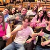 – Rozmawiamy, bawimy się i uwielbiamy Boga – opisują spotkania młodzi.