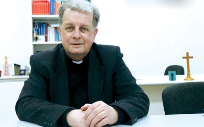Ks. Stanisław Garnczarski przypomina, że liturgia jest fundamentem życia Kościoła.