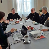 Abp Kupny: Nie chcemy zakończyć synodu postawieniem kolejnego dokumentu na półce
