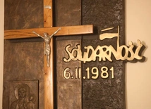 Krzyż Solidarności FSM przeniesiony w rocznicę strajku generalnego
