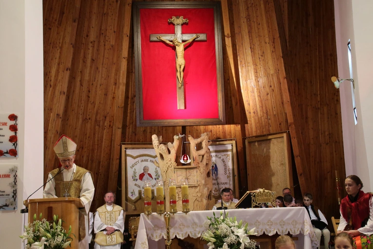 Lucień. Wprowadzenie relikwii św. Kazimierza