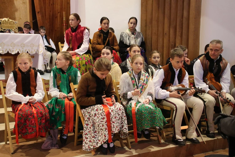 Lucień. Wprowadzenie relikwii św. Kazimierza