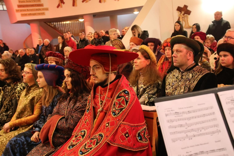 Lucień. Wprowadzenie relikwii św. Kazimierza