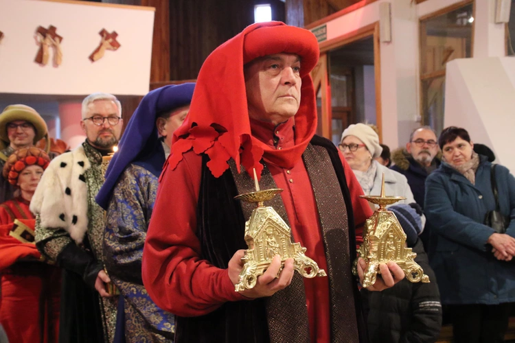 Lucień. Wprowadzenie relikwii św. Kazimierza