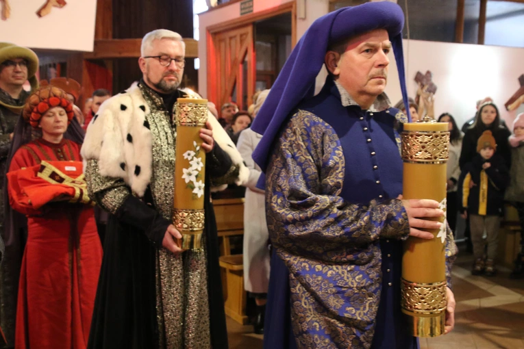 Lucień. Wprowadzenie relikwii św. Kazimierza